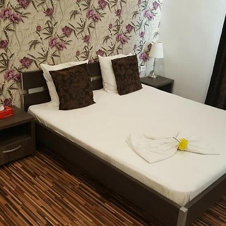 Hotel Viva Ploiesti Exterior photo