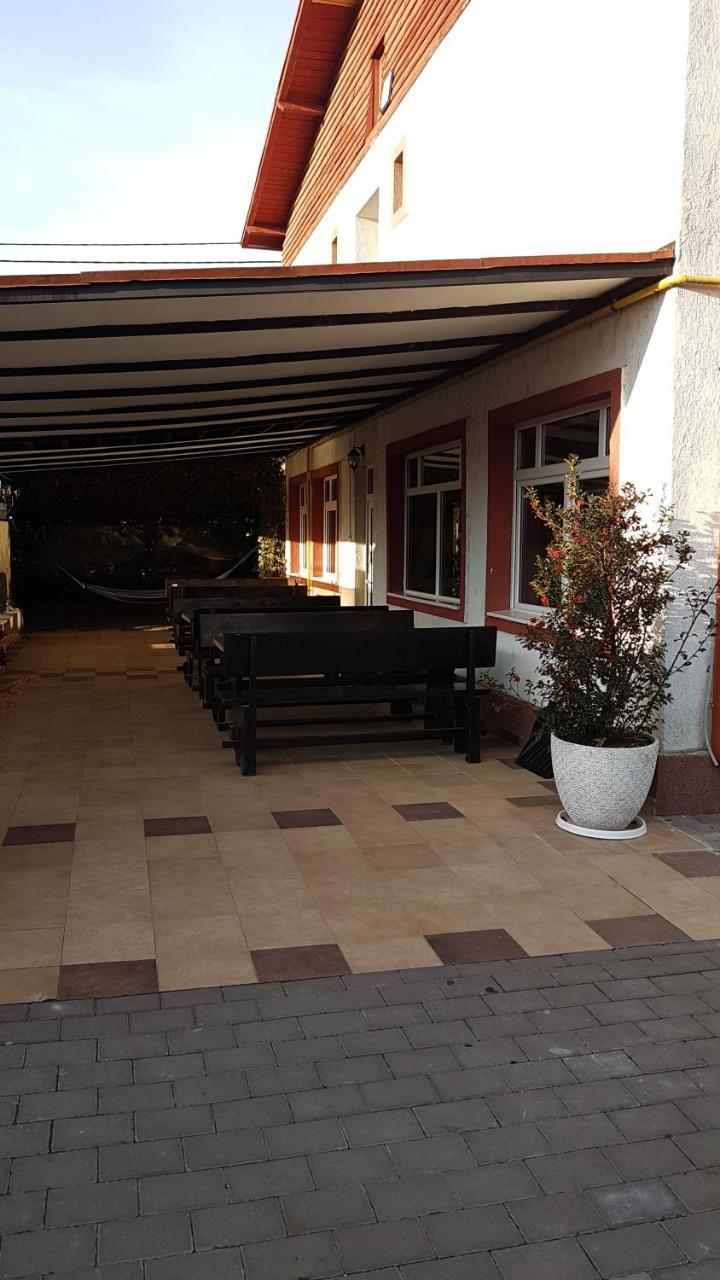 Hotel Viva Ploiesti Exterior photo